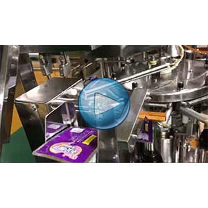 酸菜包给袋式真空包装机，75包/分钟，自动计量、自动抽真空封口