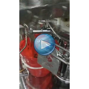 自嗨锅菜包给袋式真空包装机 33包/分钟，温州裕东